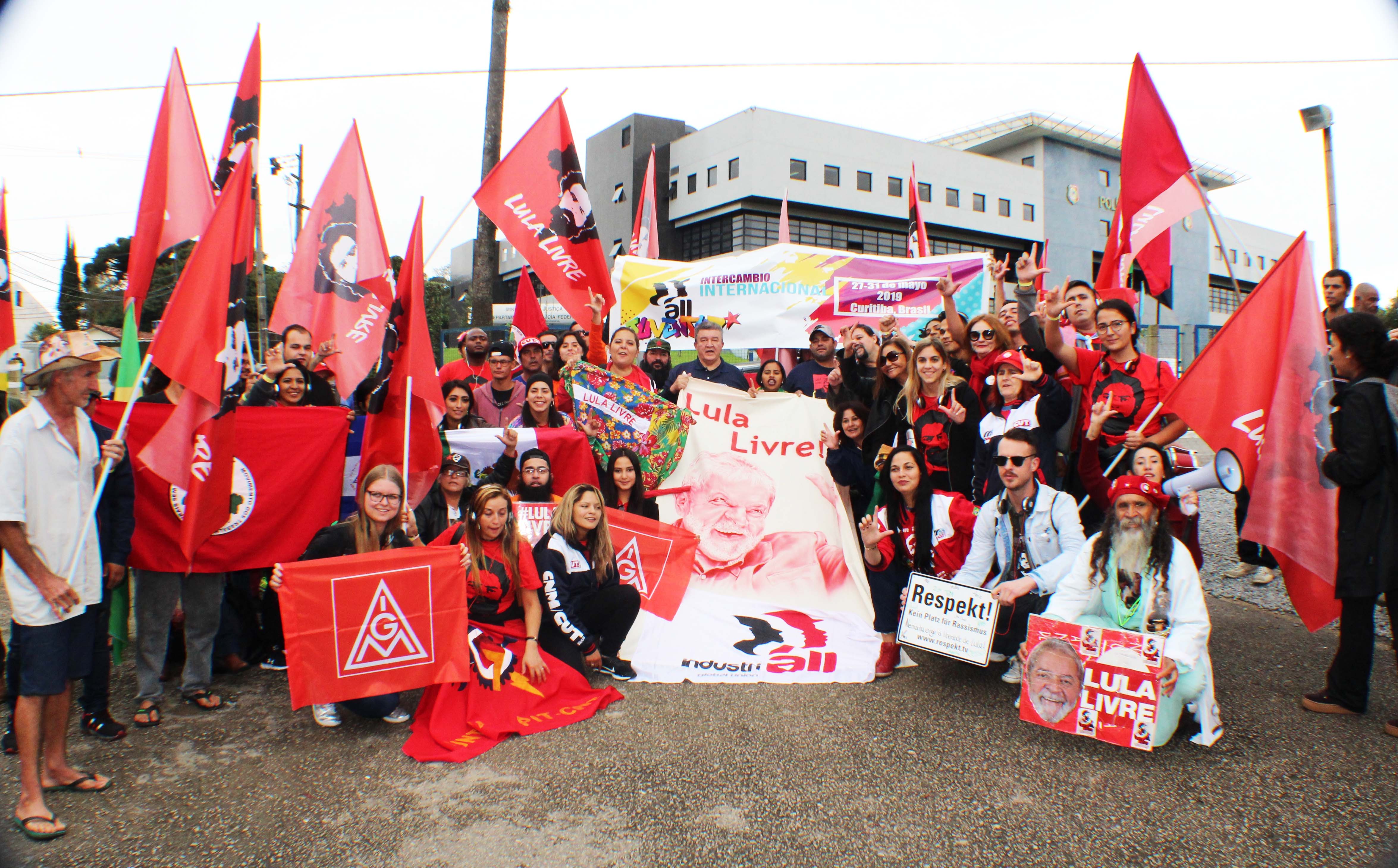 Young unionists demanding justice for Lula | IndustriALL