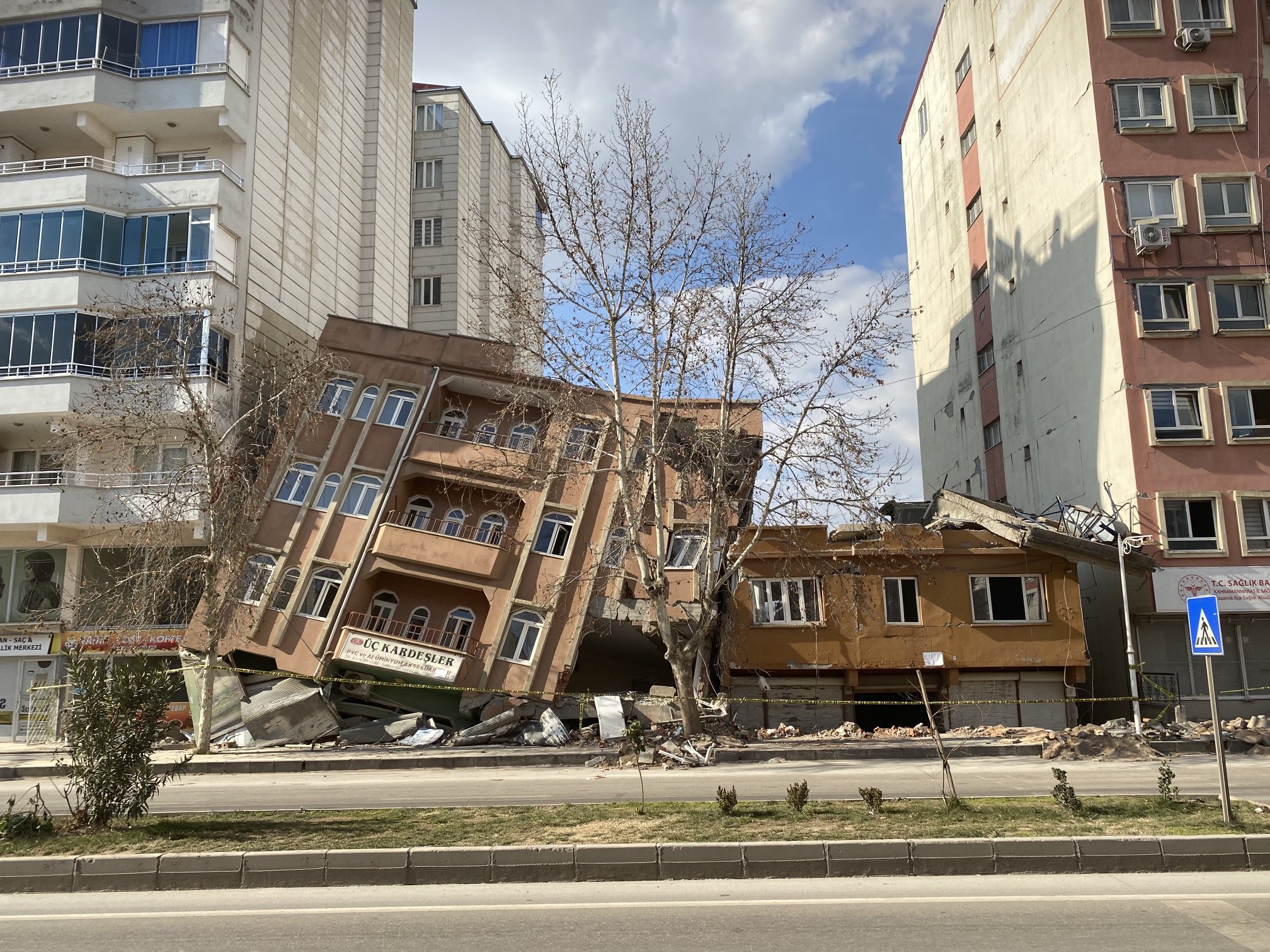 Жертвам землетрясения нужна наша солидарность | IndustriALL