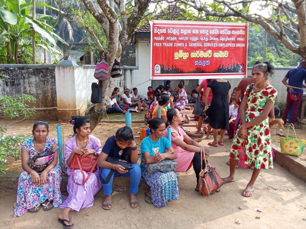 Sri Lanka: 5,000 garment workers set to lose jobs after the temporary  closure of nearly 10 factories, amid continued decline in demand from  buyers - Business & Human Rights Resource Centre