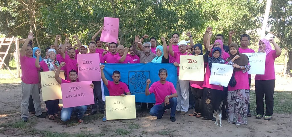 23 April in Muar, protesting the politics of ongoing dividends over investments