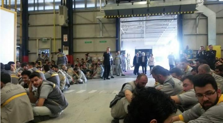 Workers at Renault's Oyak plant in Bursa, Turkey, in 2016. Photo credit: Birlesik Metal-Is